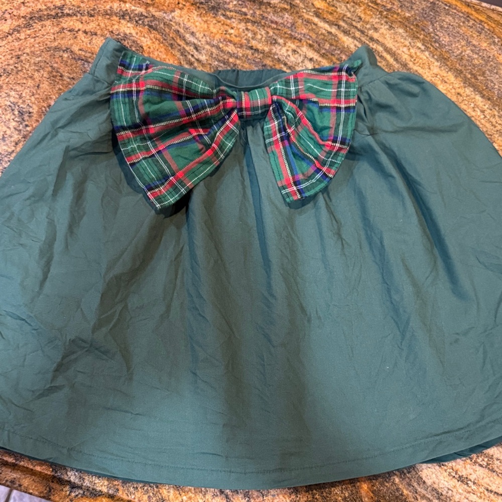 Chic Green Skater Skirt with Plaid Bow